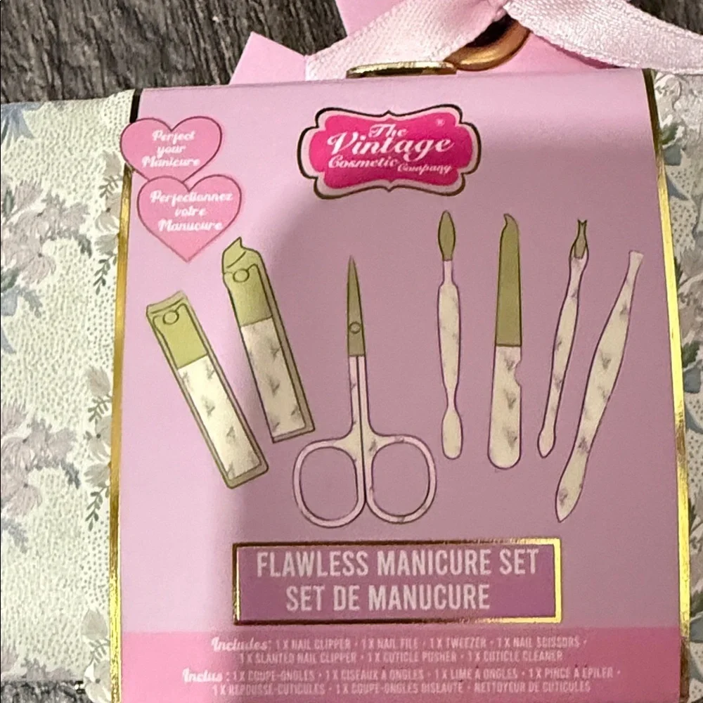 Foot mask and manicure set